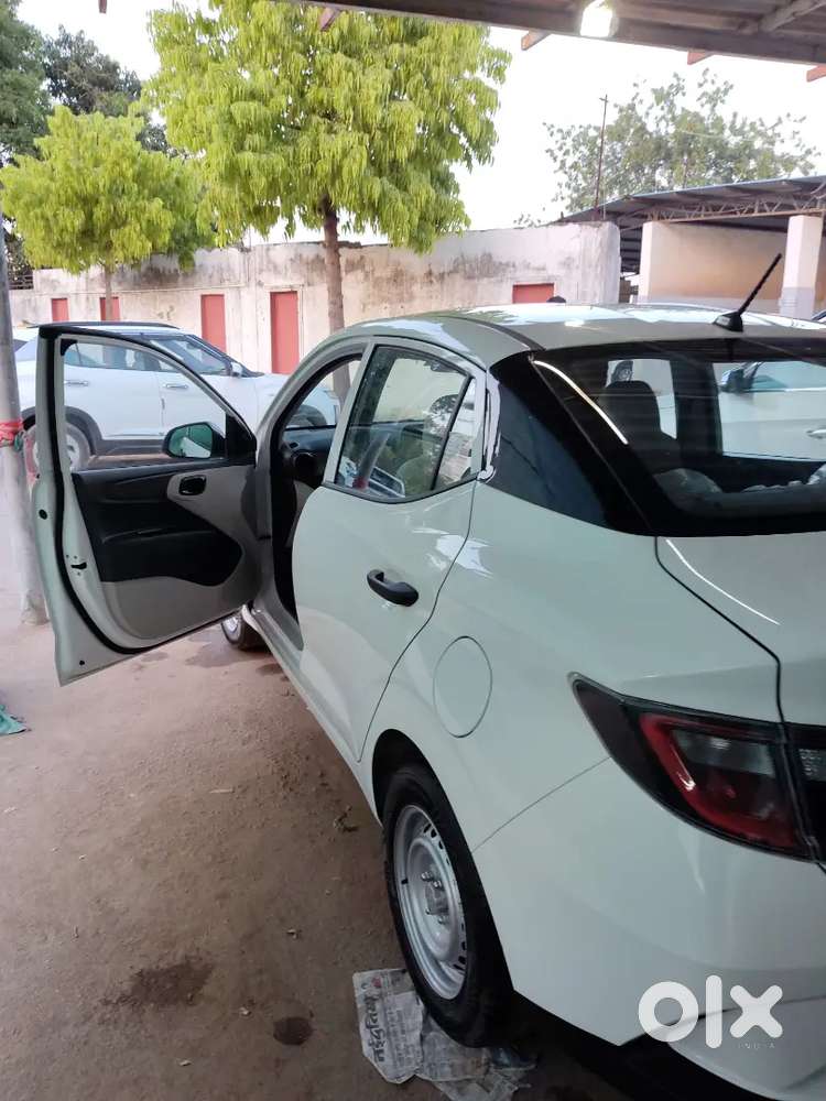 Hyundai Aura 2026 Petrol 4200 Km Driven 6lakh