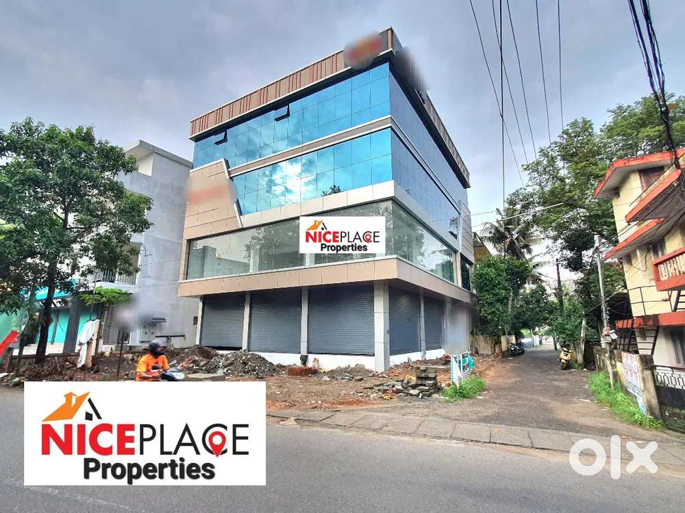 Palarivattom thammanam road G+3 floor commercial building for rent