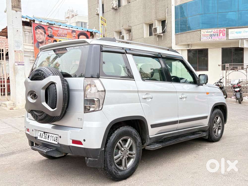 Mahindra Tuv 300 T10 Opt, 2020, Diesel