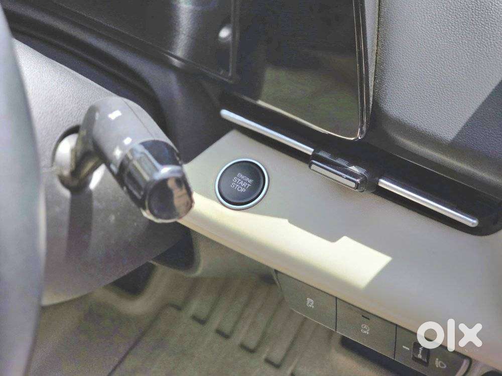 Hyundai Verna 1.5 Sx (o) Vtvt Ivt, 2024, Petrol