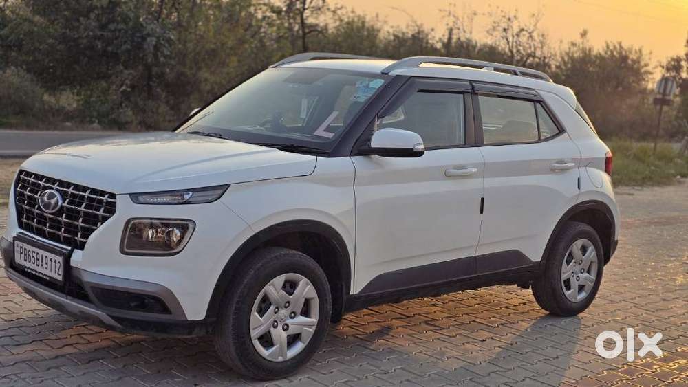 Hyundai Venue 1.2 S Plus, 2021, Petrol