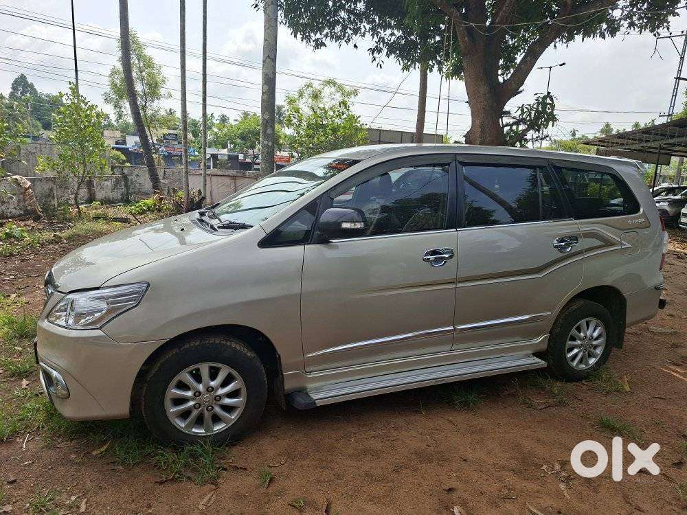 Toyota Innova 2.5 Z Diesel 7 Seater Bs Iv, 2014, Diesel