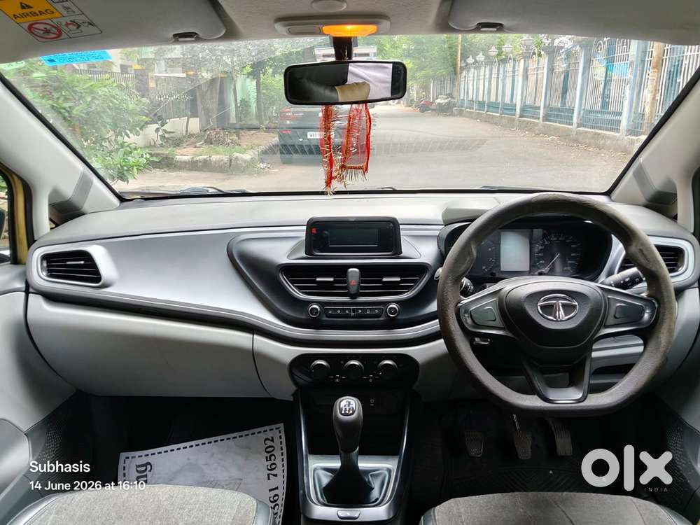 Tata Altroz 1.2 Xe, 2020, Petrol