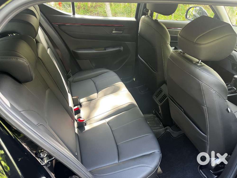 2025 Honda Elevate Zx Cvt  Signature Black Edition  9700 Km