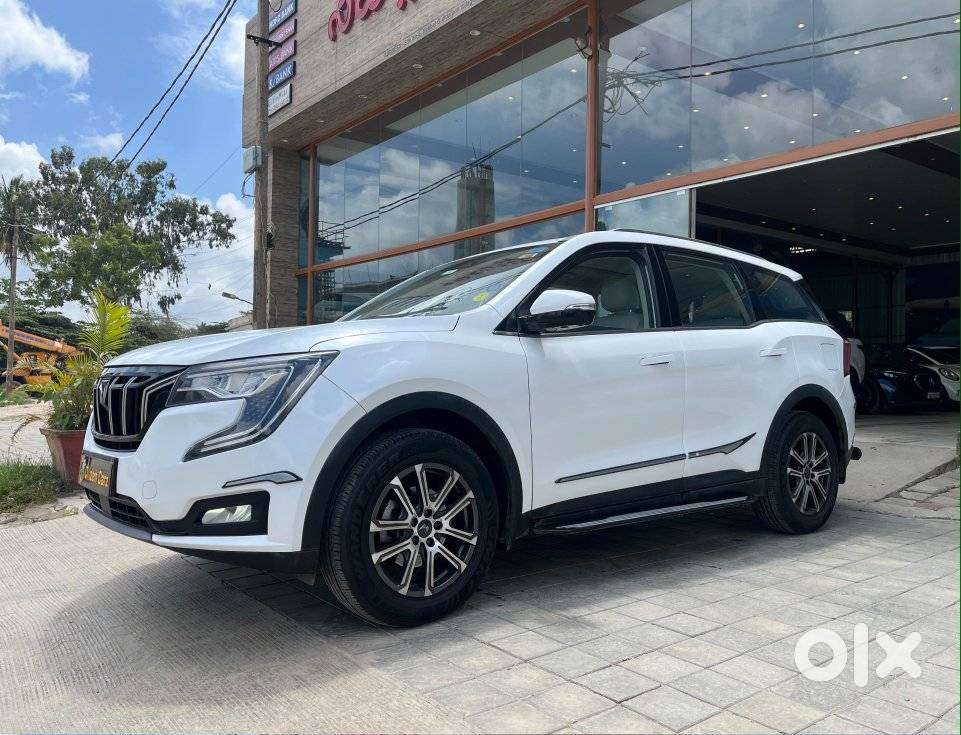 Mahindra XUV700 AX7 Luxury Pack AWD, 2022, Petrol