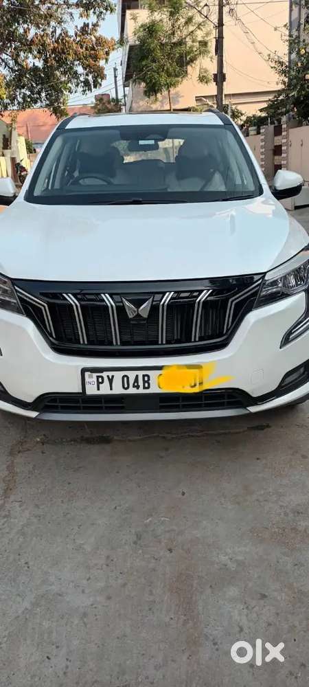 Mahindra Xuv700 Ax7 Mt Manual Petrol 7seater 2025 8500 Km Driven