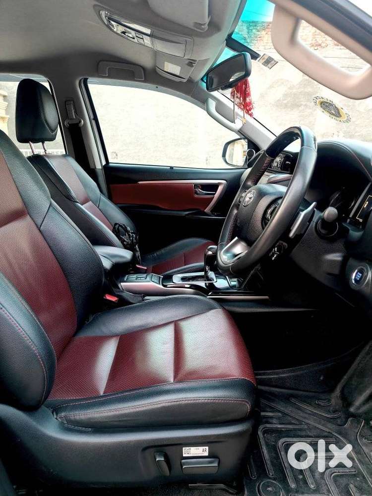 Toyota Fortuner Legender 4x2 At 2.8, 2024