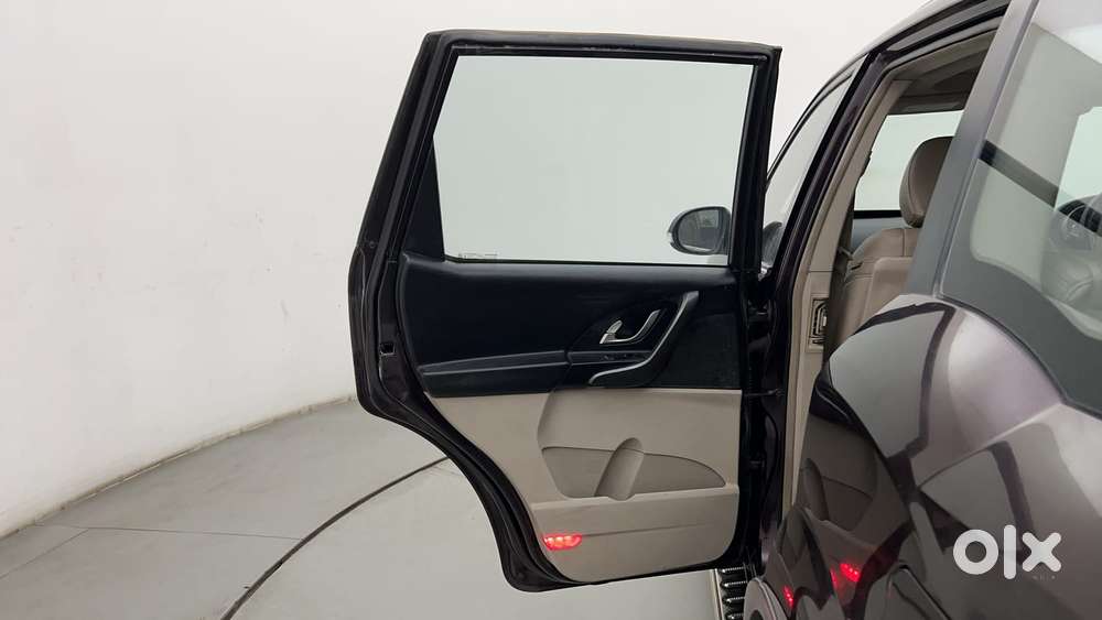Mahindra Xuv500 2.2 W10, 2016, Diesel