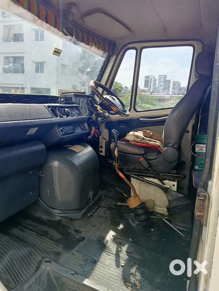 Force Motors Force One 2015