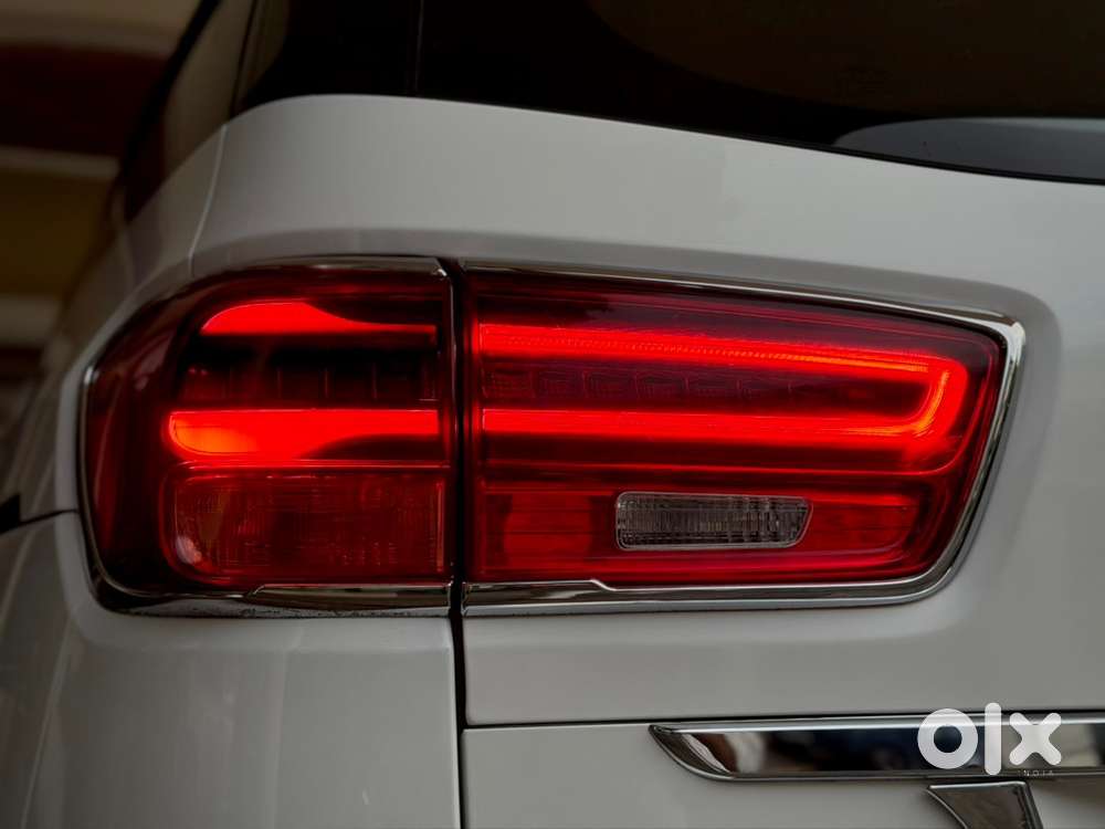 Kia Carnival Limousine