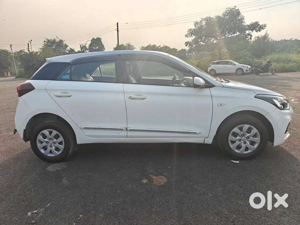 Hyundai I20 1.2 Magna Executive, 2020, Cng & Hybrids