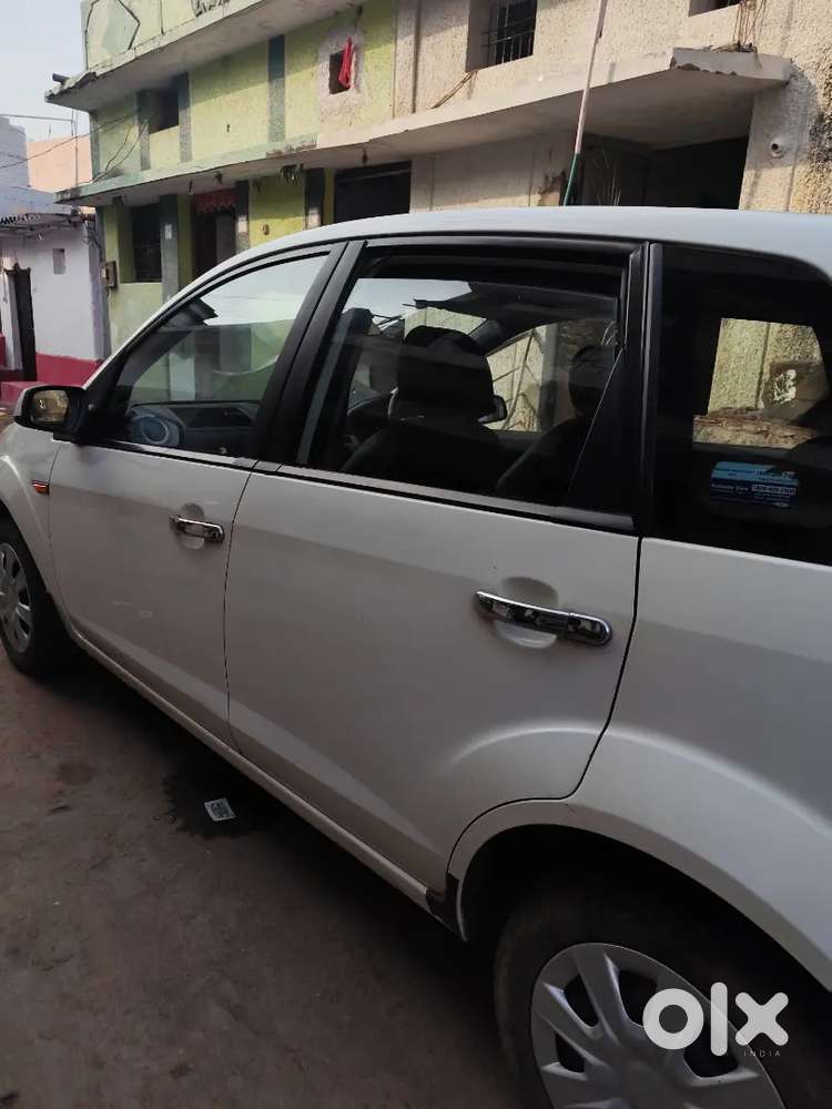 Ford Figo Petrol Zxi 2014