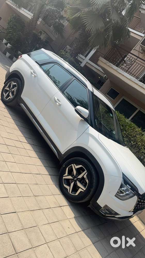 Hyundai Alcazar Diesel Dec 2022 - 6 Seater Manual