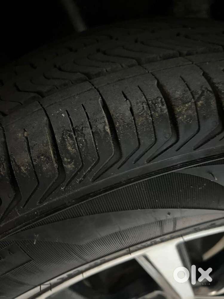 Mahindra Xuv300 2022 Petrol Well Maintained