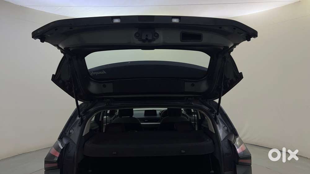 Tata Nexon Pure (s) 1.2 Petrol 6amt, 2024, Petrol