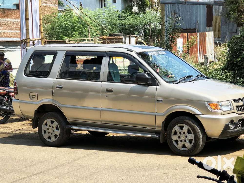 Chevrolet Tavera Neo 2013