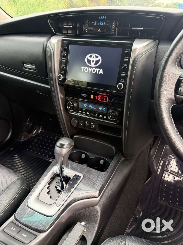 Toyota Fortuner [2021-ongoing] 2.7 2wd Petrol At, 2024, Petrol