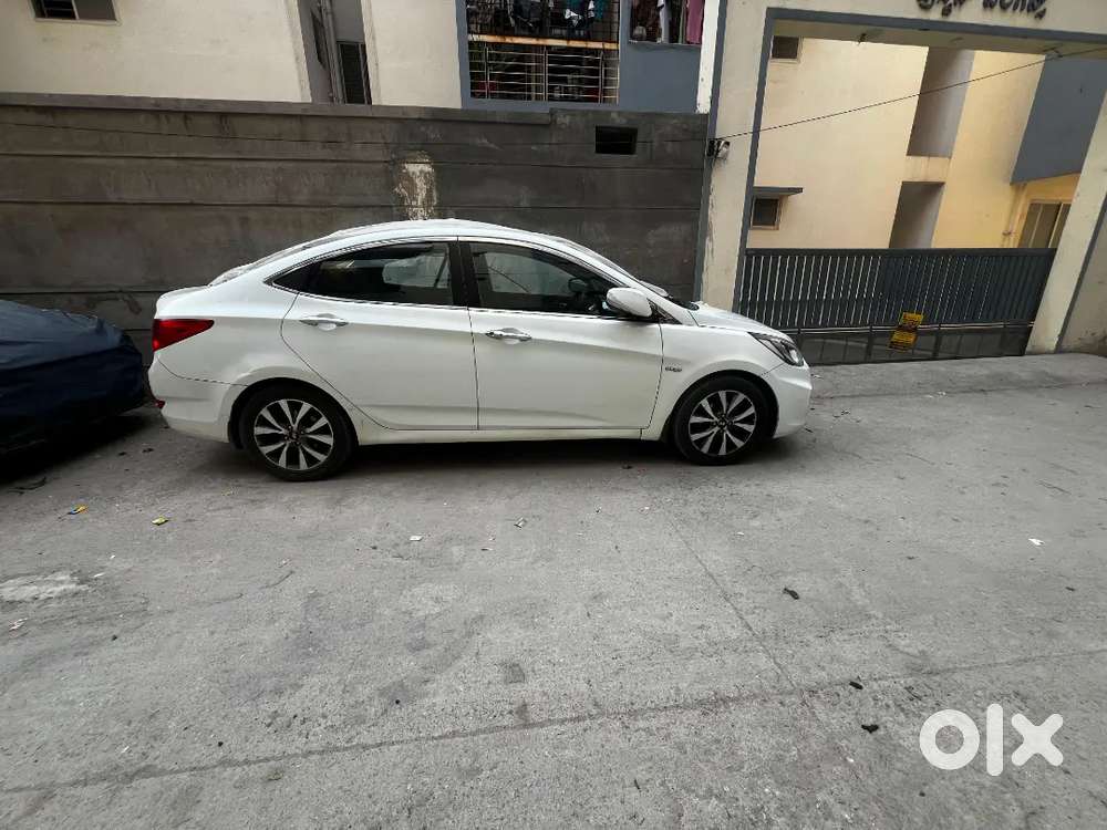 Hyundai Fluidic Verna 2011 Petrol 100000 Km Driven