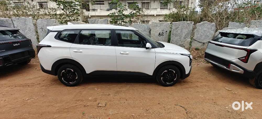 Kia Carens Hte  ( Ex) With Sunroof 2026