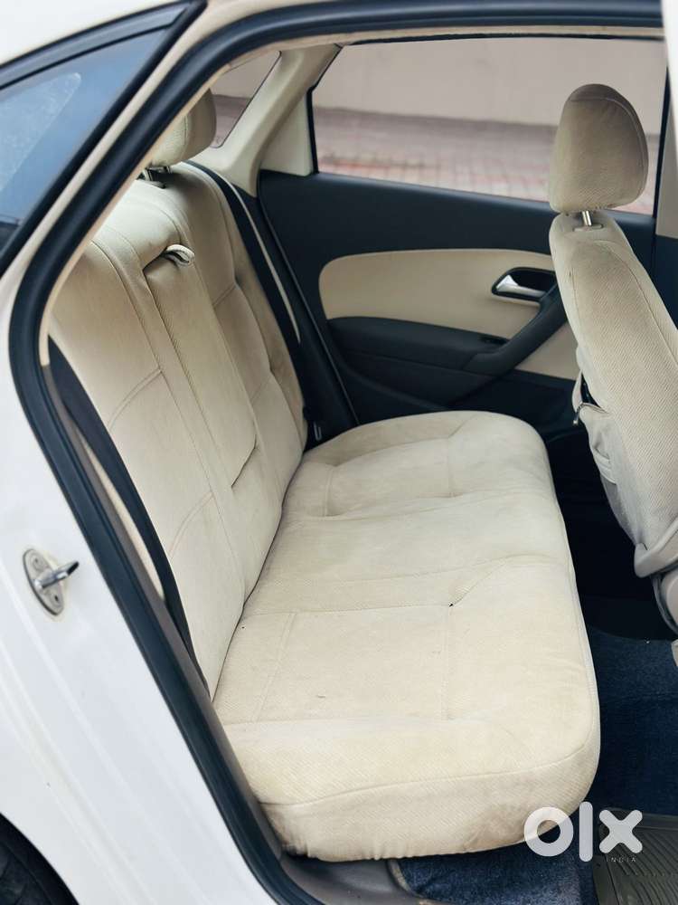 Volkswagen Vento 2010-2013 Petrol Highline, 2011, Petrol