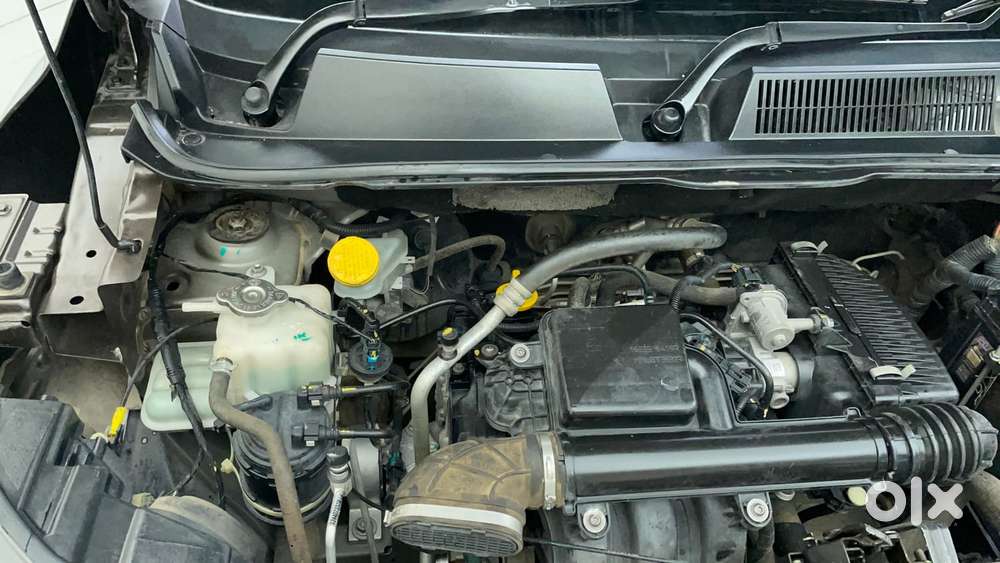 Renault Triber Rxz, 2022, Petrol