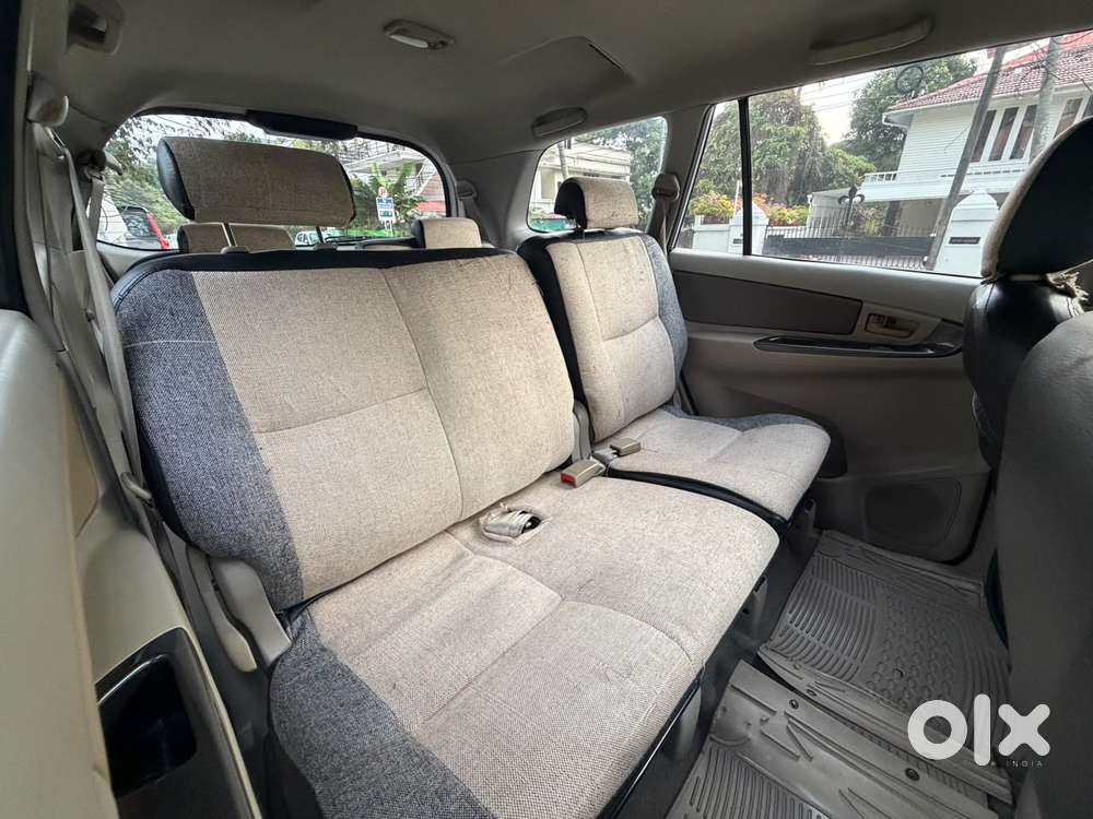Toyota Innova 2.5 G (diesel) 8 Seater, 2012, Diesel