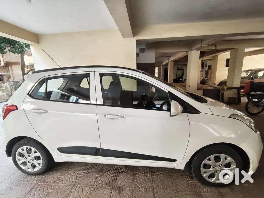 Hyundai Grand I10 Sportz 2015 Petrol
