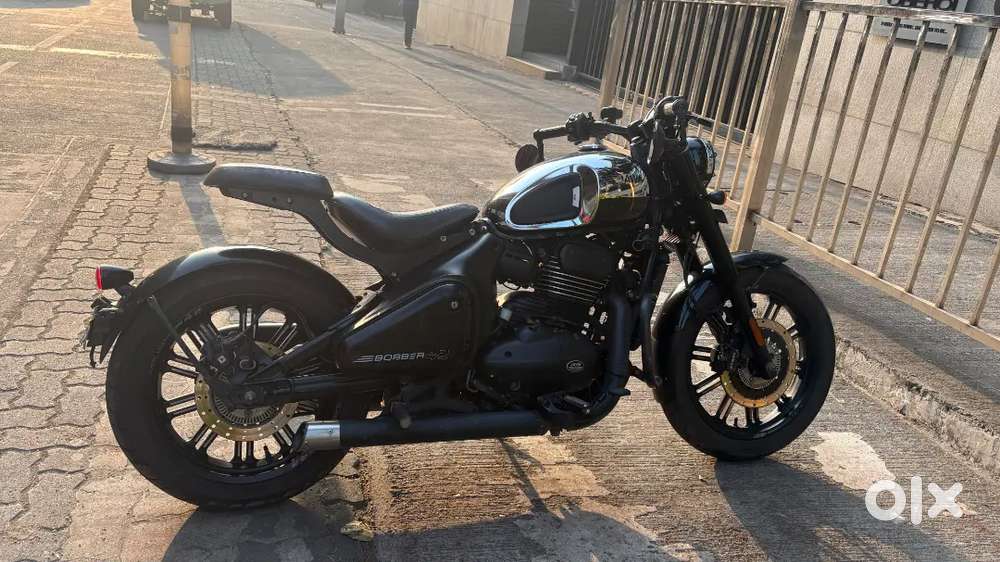 Jawa 42 Bobber Black Chrome | First Owner | Only 4,000 KM