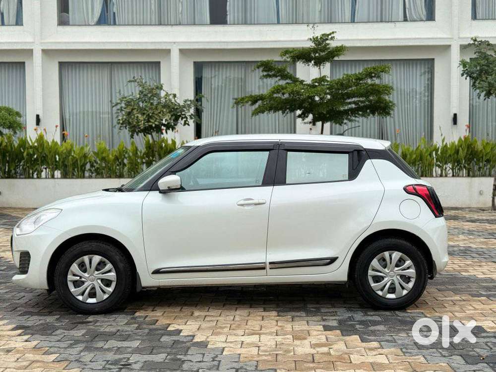 Maruti Suzuki Swift Vxi + Manual, 2020, Cng & Hybrids