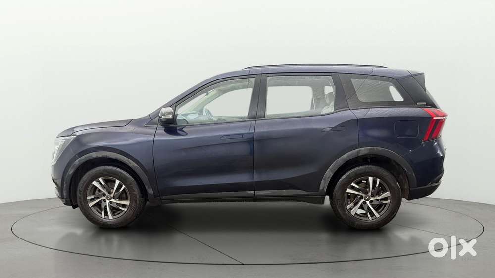Mahindra Xuv700 2.0 Ax 5 Petrol Mt Str, 2022, Petrol