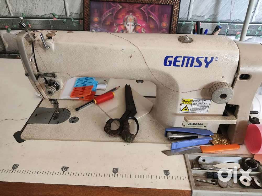 Gemsy sewing machine