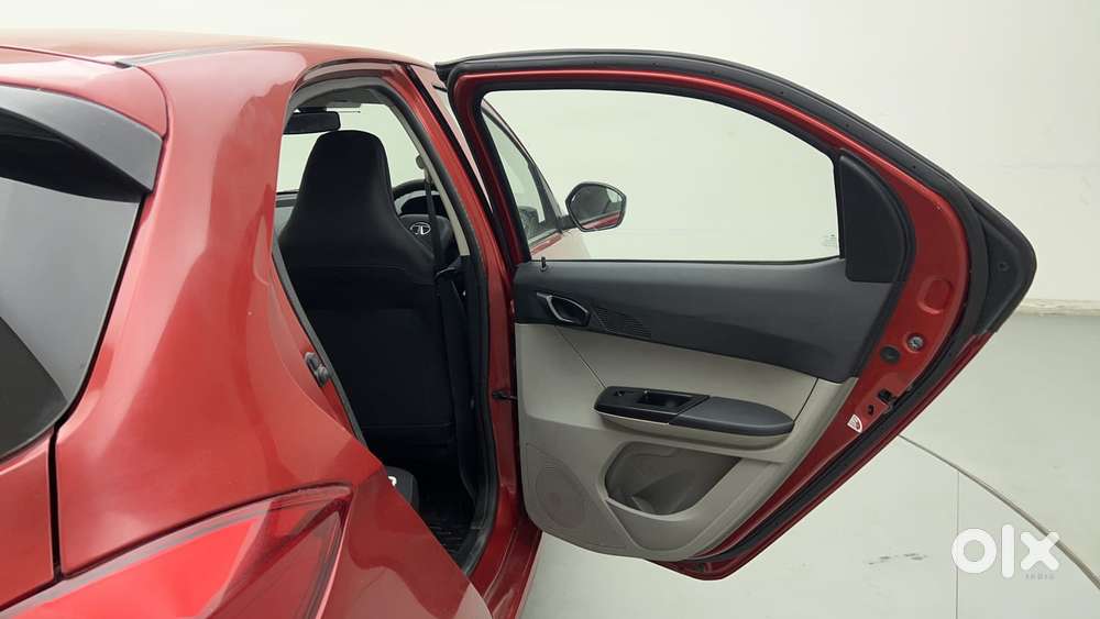 Tata Tiago 1.2 Revotron Xm, 2018, Petrol
