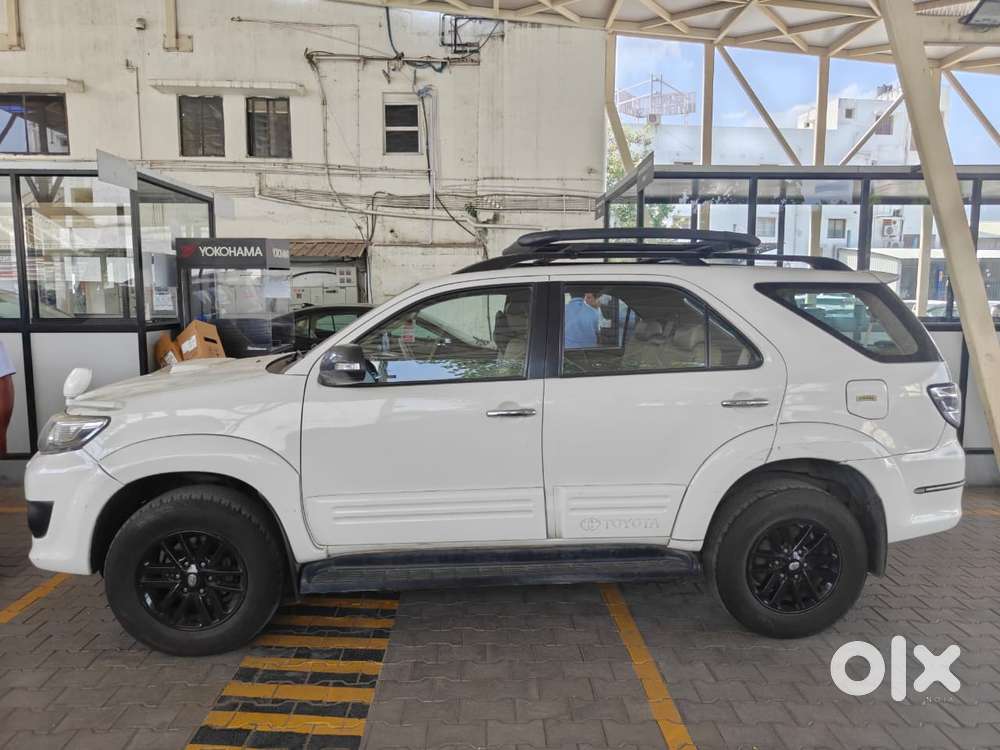 Toyota Fortuner 4x2 Manual, 2013, Diesel