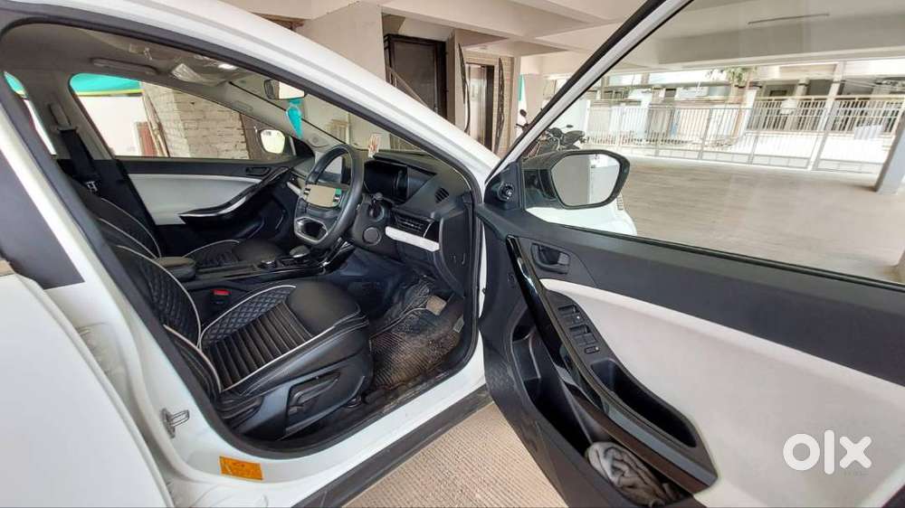 7 Speed Dca, 17 Inch Alloy Wheels, 6 Air Bags