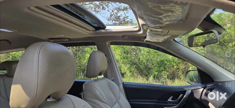 Mahindra Xuv500  W10