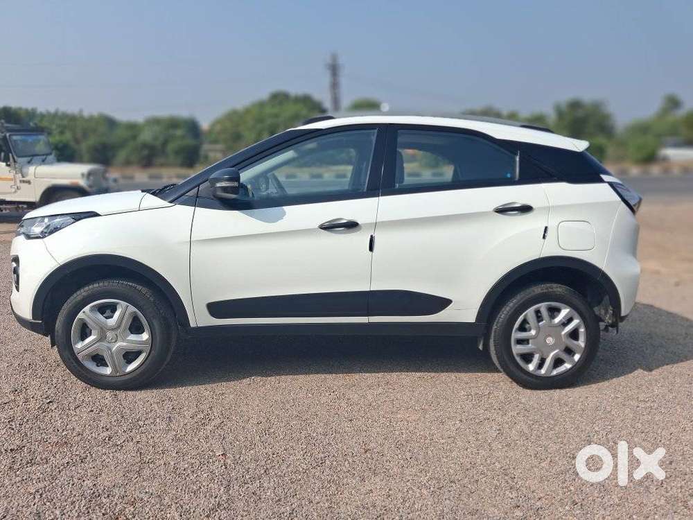 Tata Nexon 1.2 Revotron Xm (s), 2022, Petrol