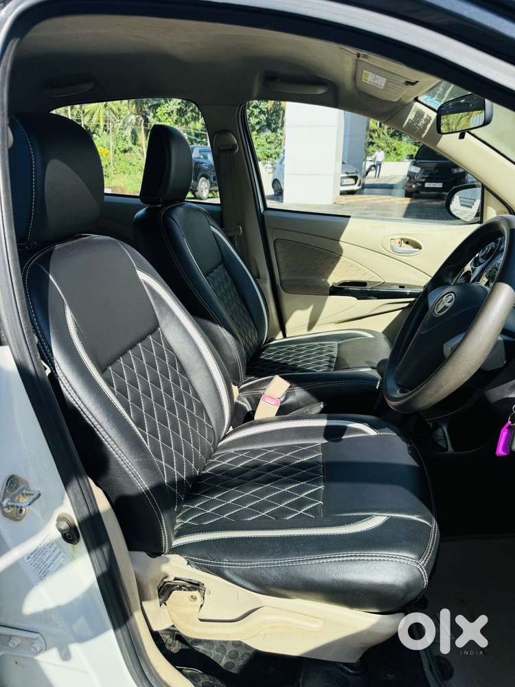 Toyota Etios Liva V Dual Tone, 2018, Petrol