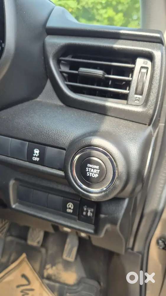 Swift Zxi Petrol 2024 Km Driven 43000