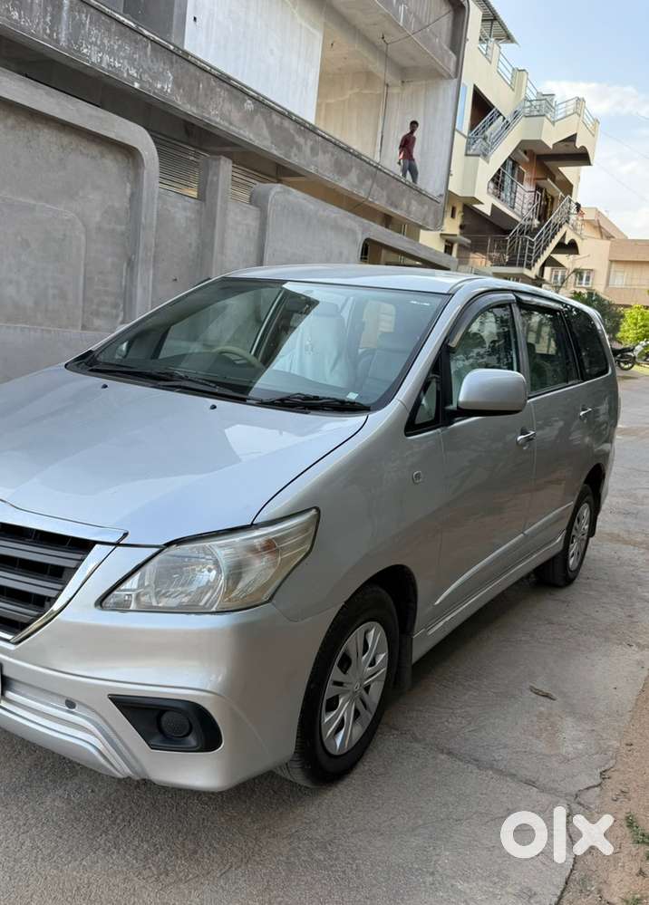 Toyota Innova 2015 Showroom Maintenance