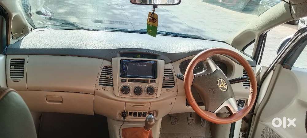 Toyota Innova 2014