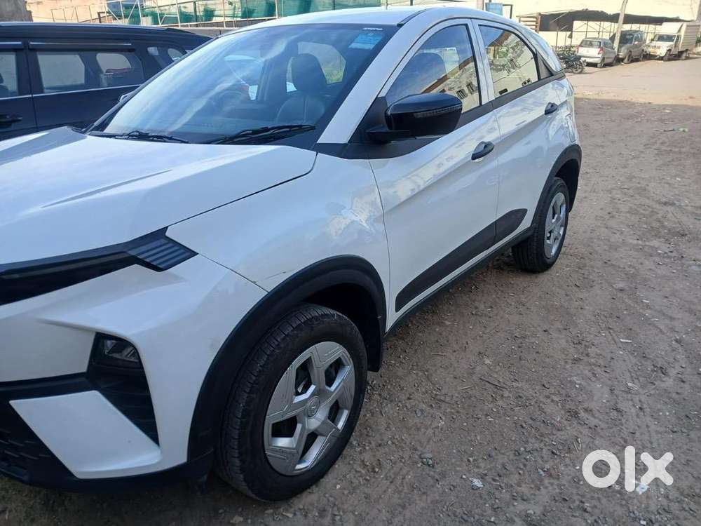 Tata Nexon Smart Plus 1.2 Petrol Mt, 2023,, Excellent Condion