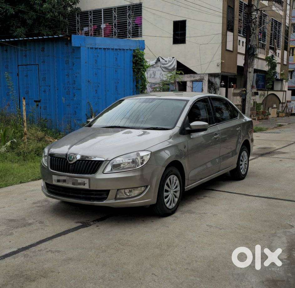 Skoda Rapid 1.6 Mpi Ambition, 2012, Petrol