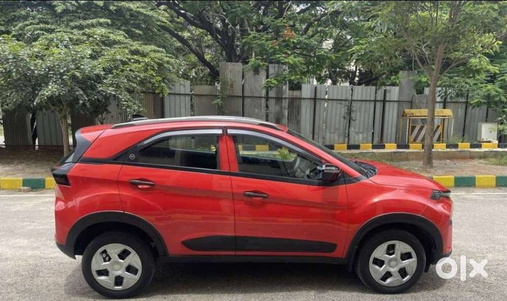 Tata Nexon Smart Plus1.2 Revotron Petrol 5 Mt, 2023, Petrol