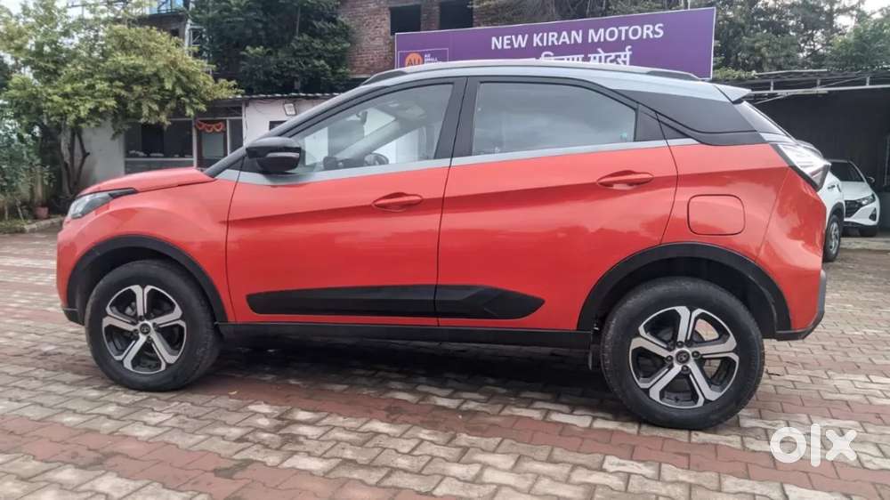 Tata Nexon 1.2 Revotron Xza Plus Premium, 2022, Petrol