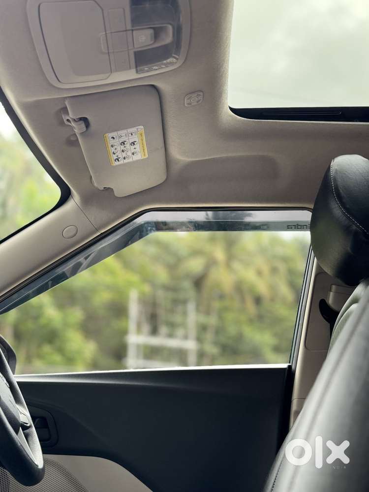 Mahindra Xuv300 1.2 W6 Amt Petrol, 2021, Petrol