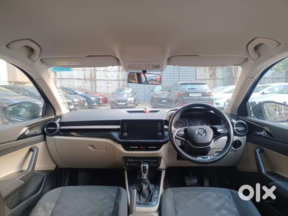 Skoda Slavia Ambition 1.0l Tsi At, 2022, Petrol