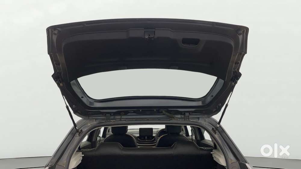 Tata Altroz 1.2 Xe, 2020, Petrol