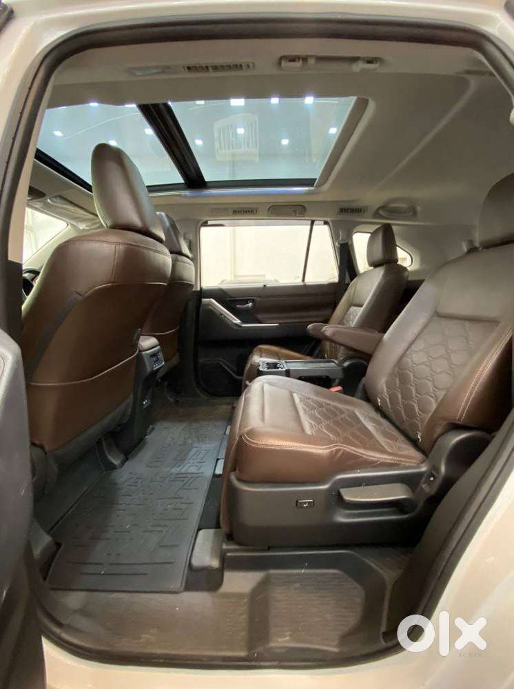 Toyota Innova Hycross 2.0 Zx Hybrid 7 Str, 2023, Petrol