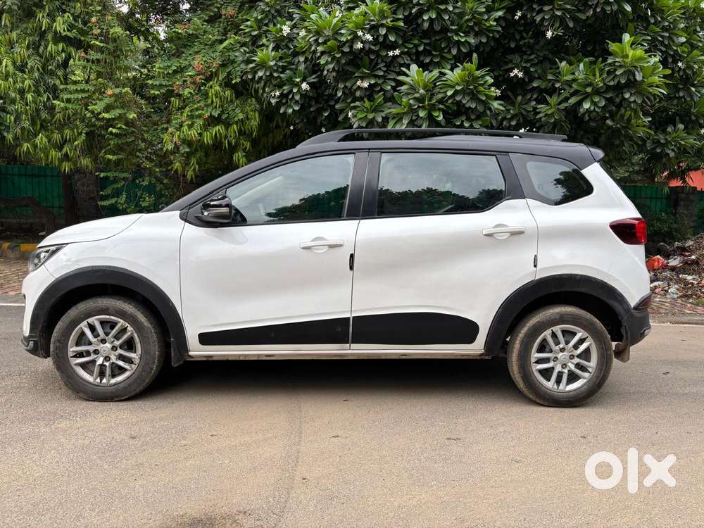 Renault Triber Rxt, 2022, Petrol