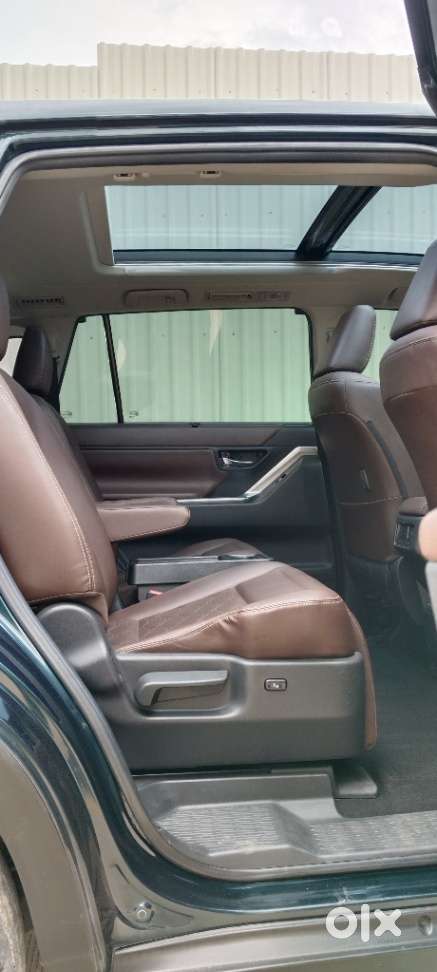 Toyota Innova Hycross 2.0 Zx Hybrid 7 Str, 2023, Petrol